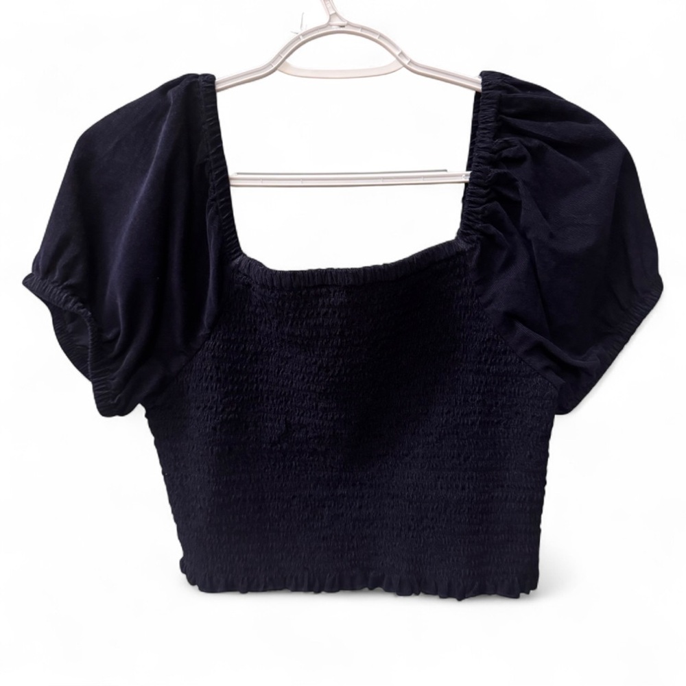 American Eagle navy blue crop top with puff sleeves